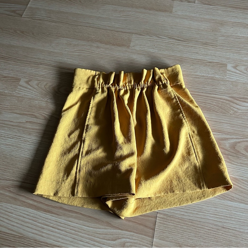 Wilfred Mustard Paper Bag Casual Shorts Women’s 8